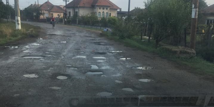 FOTOGALERIE.”Antrenament special al armatei” la Moftinu Mare. Așa arată drumul