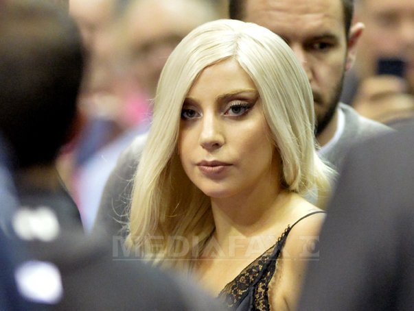 Lady Gaga, spitalizată de urgenţă în urma unor ”dureri puternice”.