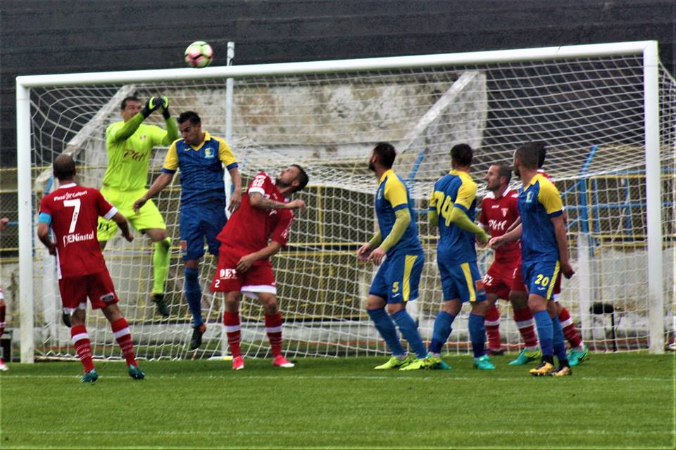 Olimpia joacă  la Pandurii