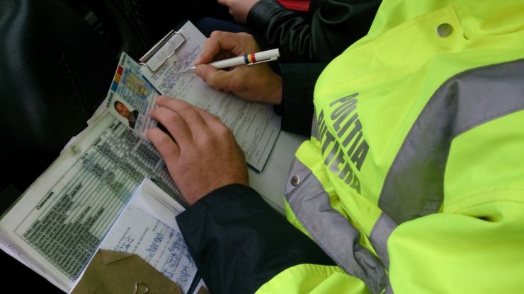 DOSARE PENALE  după niște PLIMBĂRI BANALE