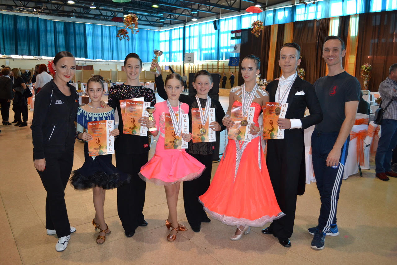 VIDEO. Loga Dance School, 12 noi medalii