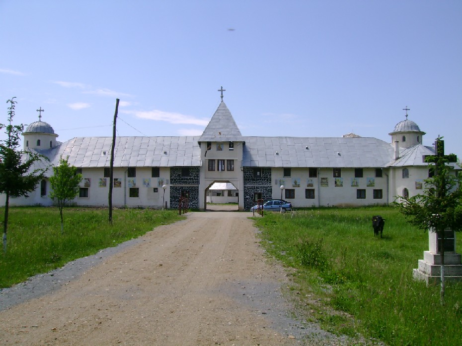 Mănăstirea Portăriţa - unul dintre cele mai mari ansambluri monahale din nord-vestul ţării