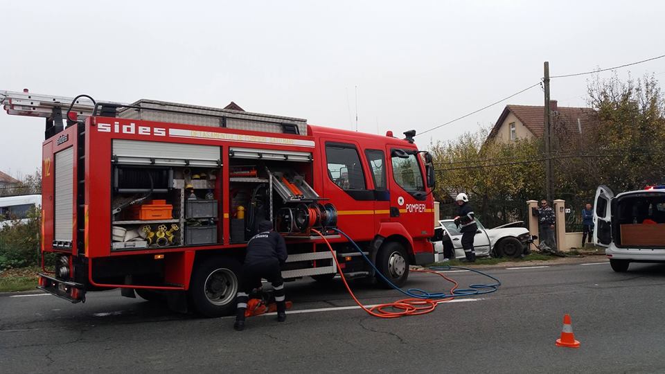 ACCIDENT. Minoră de 8 ani, rănită. Tatăl ei ațipise la volan