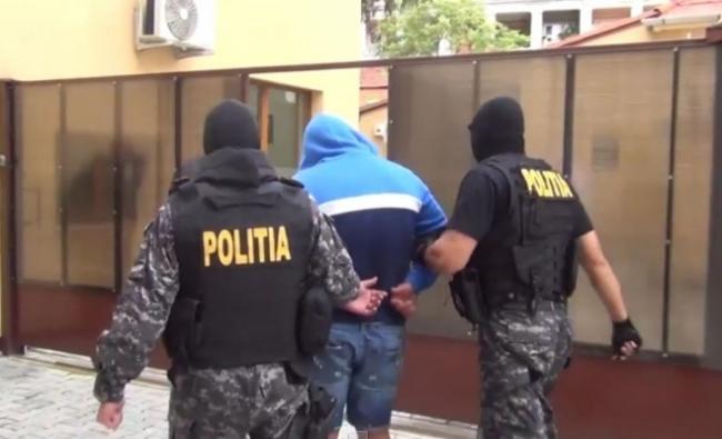 Drogat la volan. Polițiștii l-au arestat