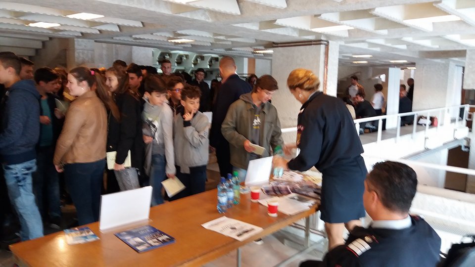 Număr record de locuri de muncă oferite la Bursă. Care sunt domeniile