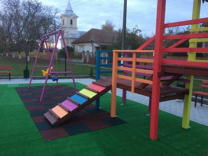 FOTOGALERIE. Loc de joacă ultramodern, inaugurat în județ