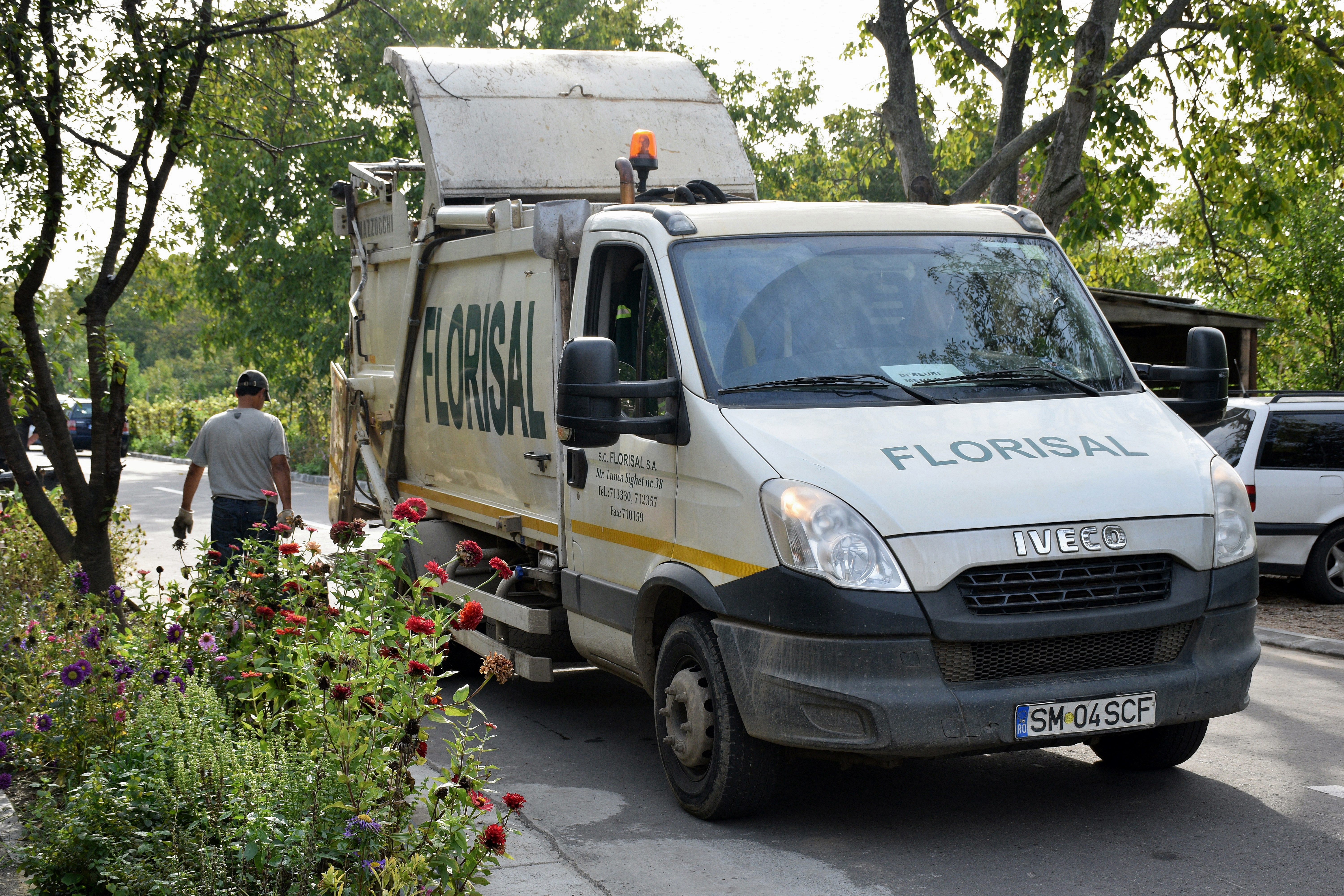 Începe ”Curățenia de Toamnă”. Ce amenzi riscă cei care nu fac curățenie