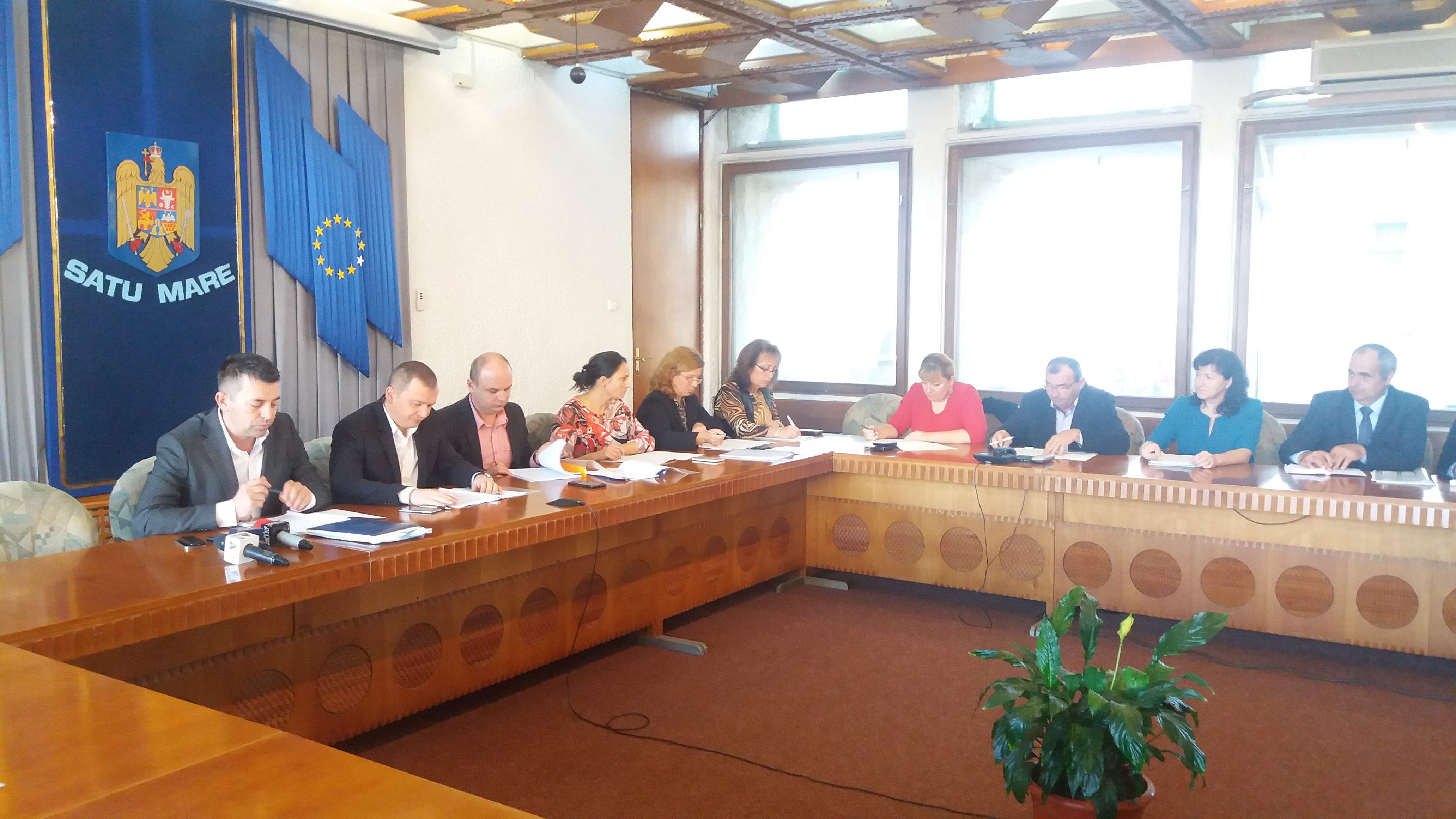 Ședință pe teme de fond funciar, azi la Prefectură