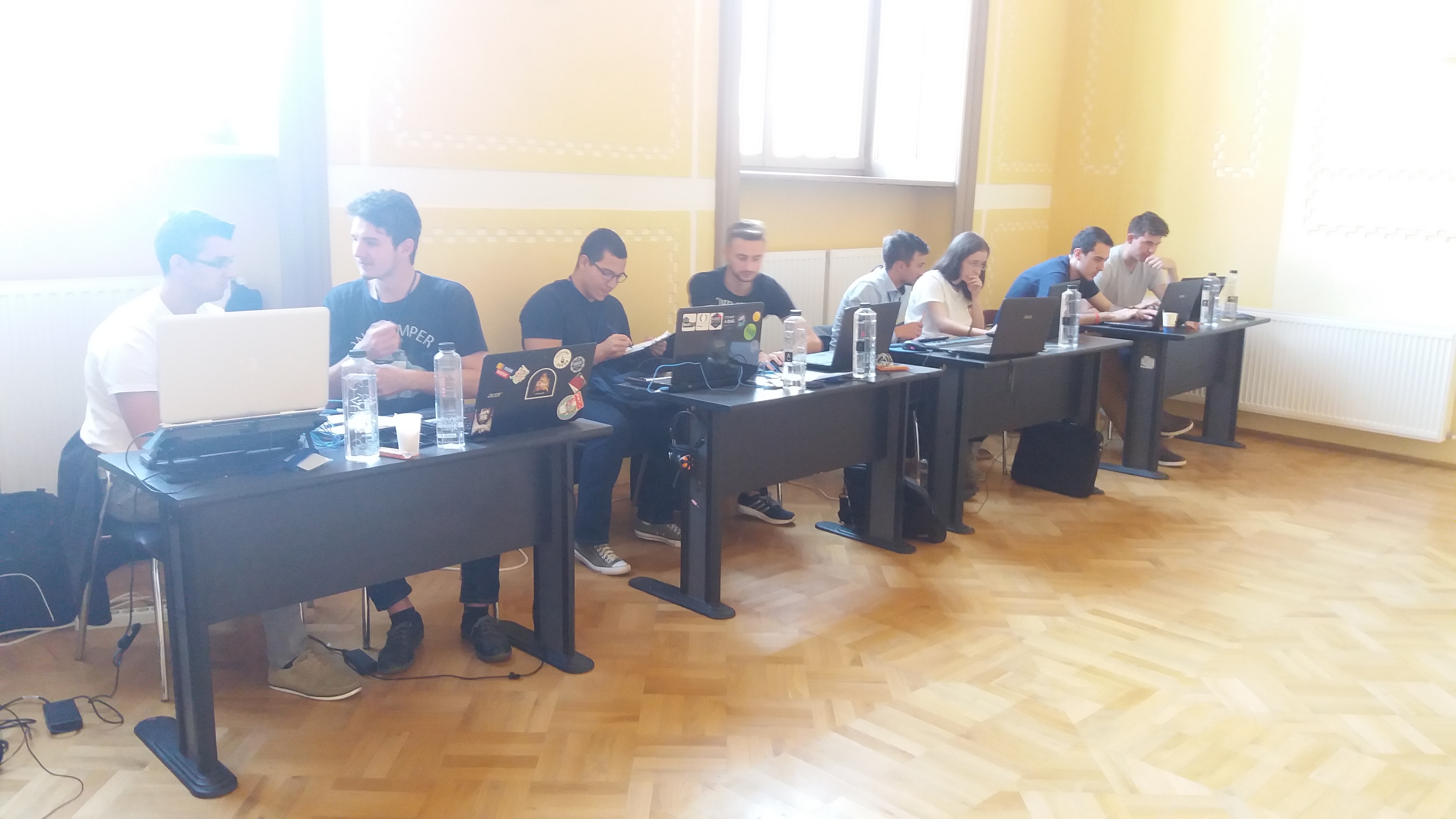 Premieră în județ. Primul hackathon, azi și mâine la Satu Mare