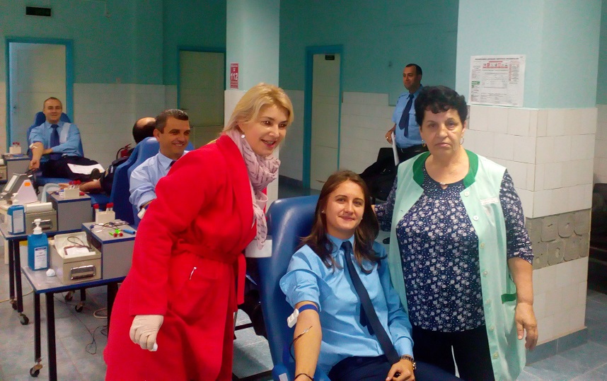 FOTOGALERIE. Jandarmii sătmăreni, în sprijinul celor bolnavi. Au donat sânge