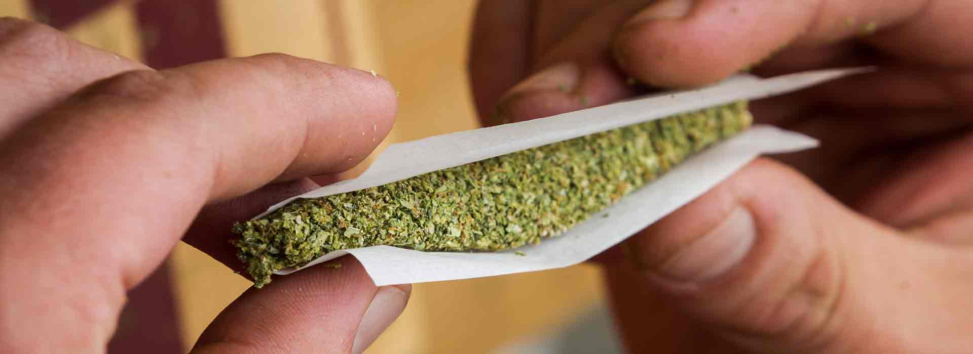 Tineri prinși cu joint-uri în centrul Sătmarului. Acum au dosar penal