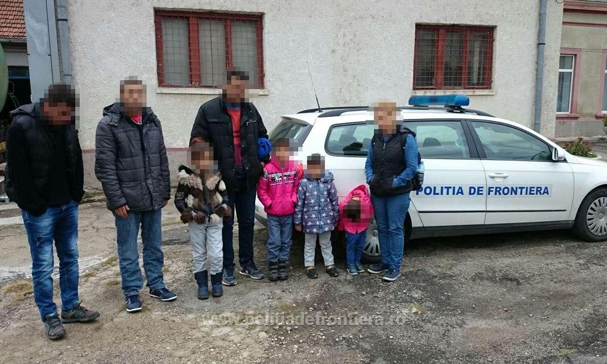 FOTO. O călăuză și opt migranţi irakieni, opriți la frontieră. Au fost arestați