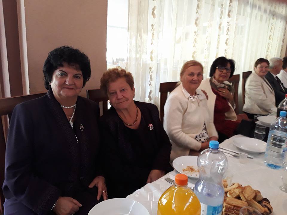 Pensionarii de la Clubul Castelanii Seniori Carei au sărbătorit Ziua Internațională a Vârstnicilor