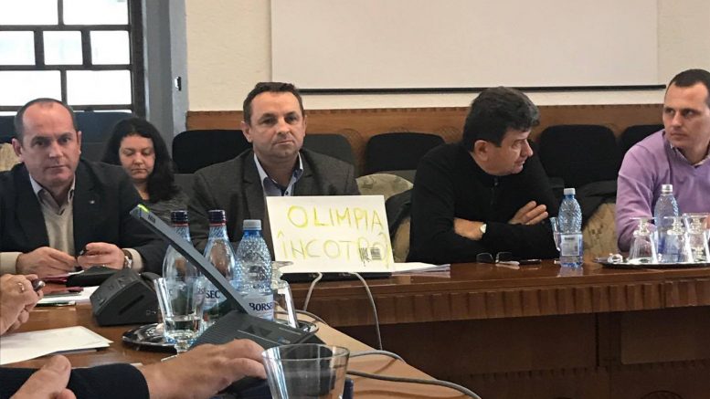 FOTO. Protest inedit la Consiliul Județean. Imagini incredibile