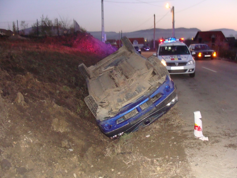 Accident grav în județ. Trei persoane au ajuns la spital