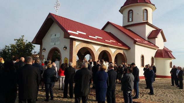 VIDEO/FOTO.Capela din cimitirul Sătmărel, sfițită de PS Iustin. Slujbele de înmormântare se vor face aici