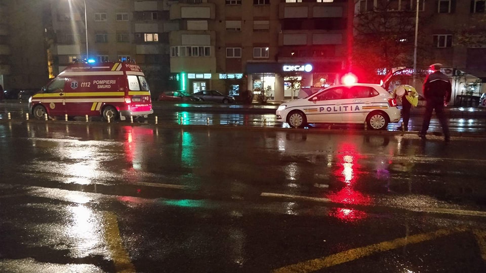 FOTOGALERIE. Pieton accidentat ușor la Satu Mare. A traversat prin loc nepermis