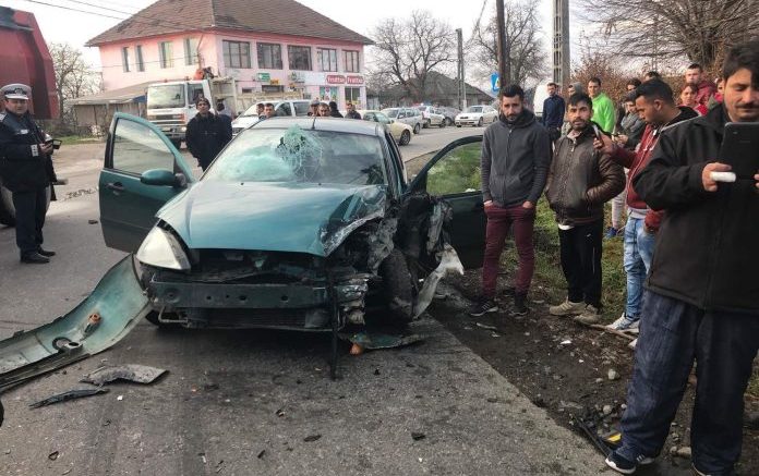 FOTO. Accident cumplit în ”curba morții”. O sătmăreancă încarcerată