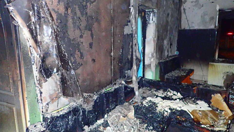 FOTOGALERIE. Incendiu la o casă din Satu Mare. Cauza, un scurt-circuit la priză