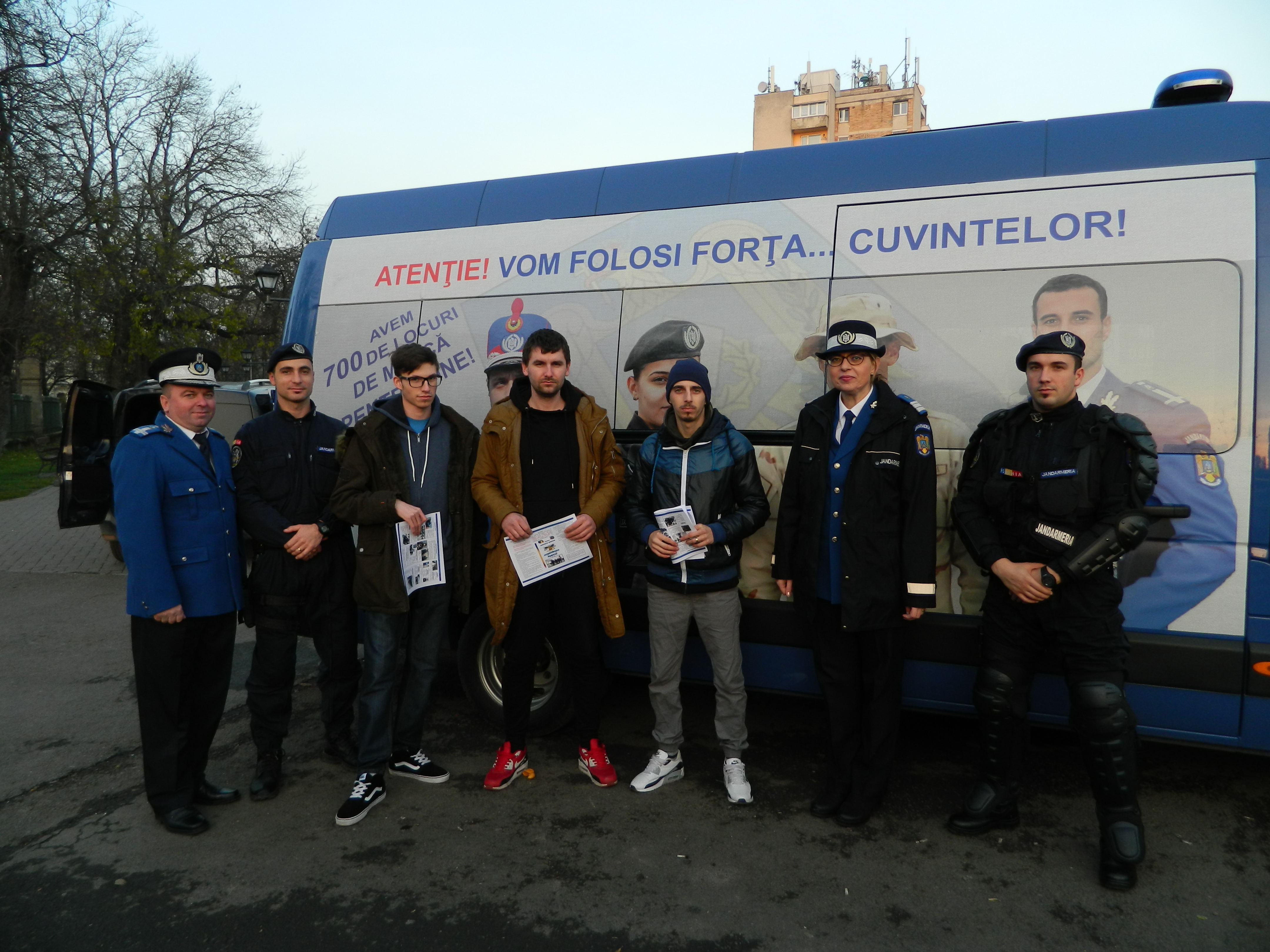 FOTOGALERIE. Caravana Jandarmeriei Române, în județ. Recrutare de tineri