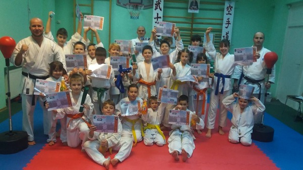 Examen de grad trecut  cu succes la BUSHIDO
