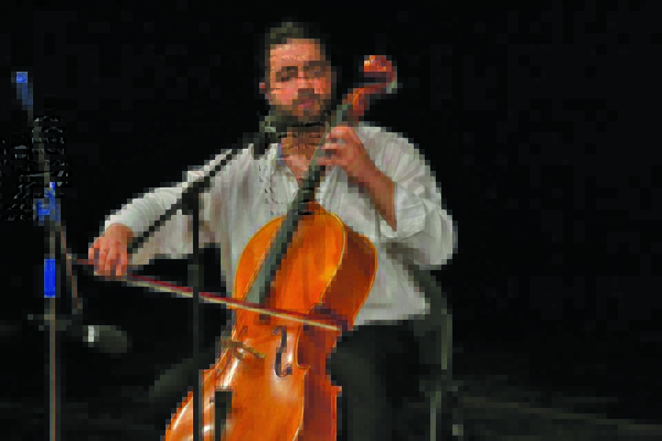 Violoncelistul Adrian Naidin, în premieră la Satu Mare