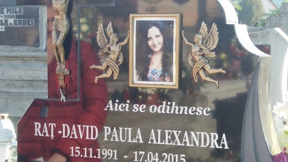 VIDEO/FOTO. Paula Raț ar fi împlinit azi 26 de ani. Acum e plânsă la mormânt
