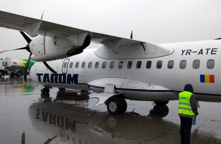 Cursa Tarom spre Satu Mare, amânată. Aeronava, ținută la sol