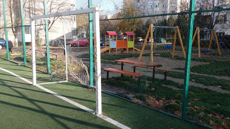 VIDEO/FOTO. Investiții în paragină. Terenuri de fotbal distruse