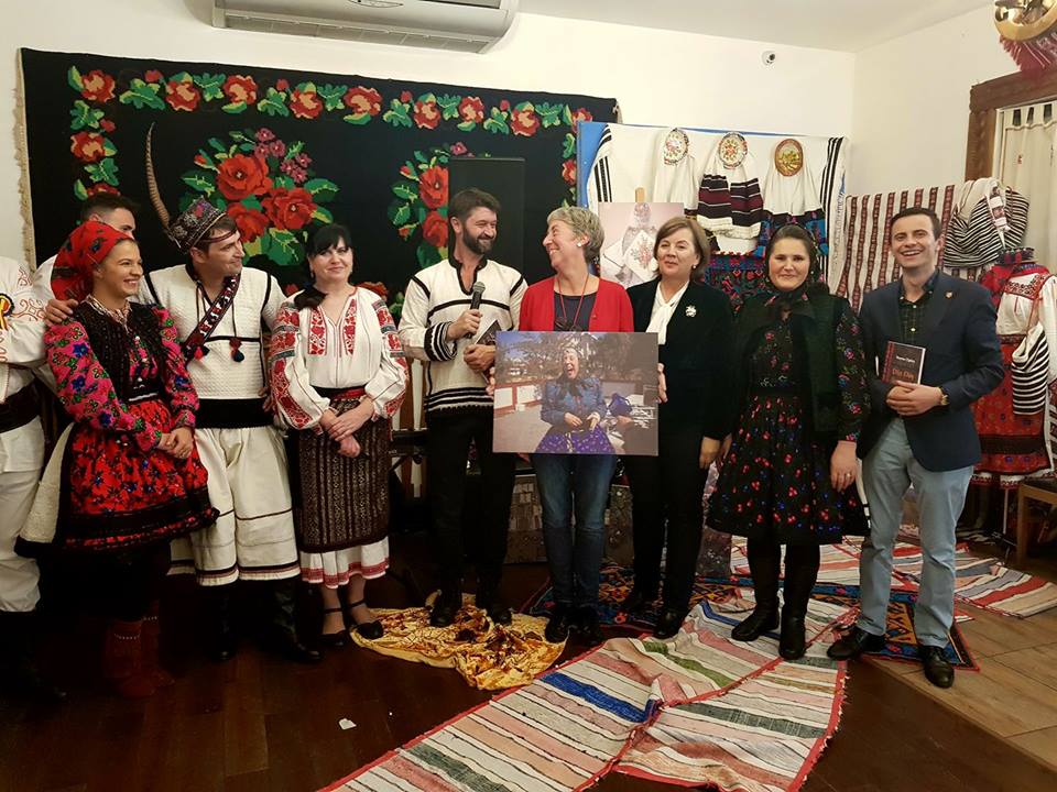 VIDEO/FOTO. Expoziția ”Remus Țiplea- un oșan printre noi”, deschisă la Londra