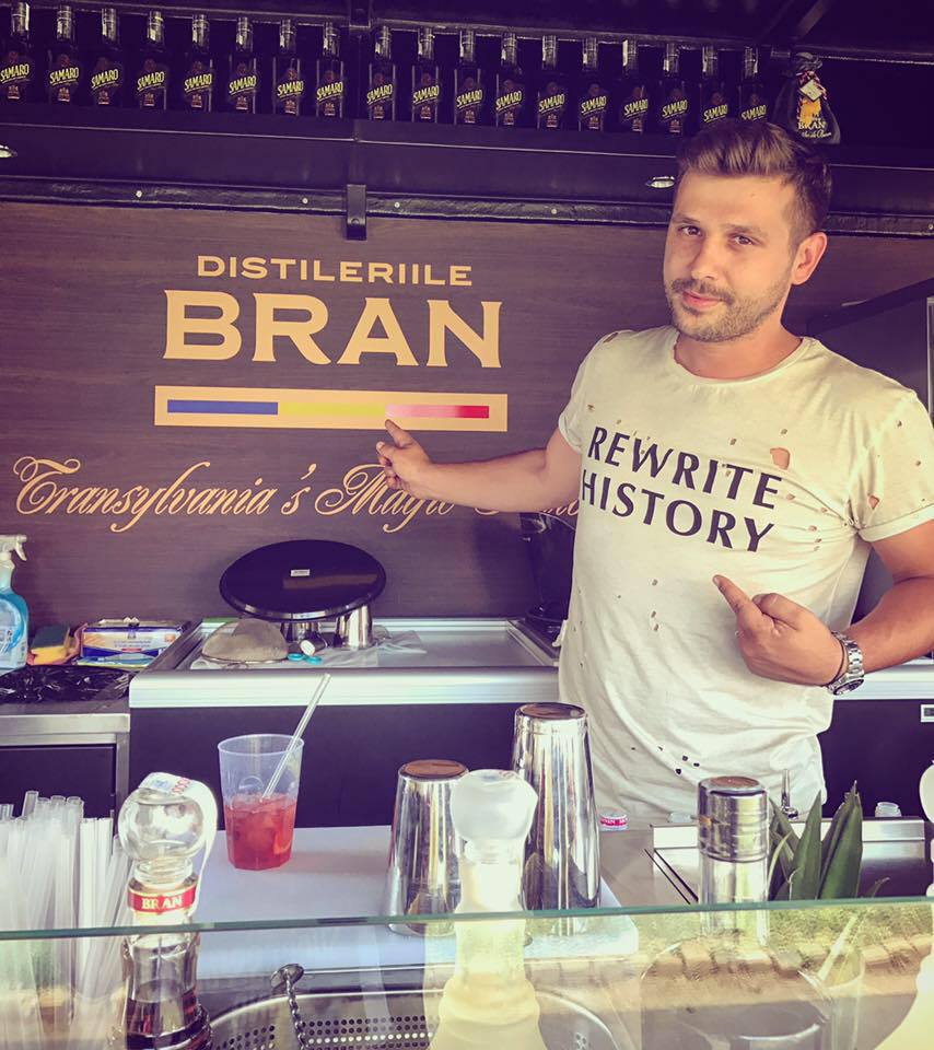 Distilăriile Bran produc băuturi cărora le-a mers faima peste mări şi ţări