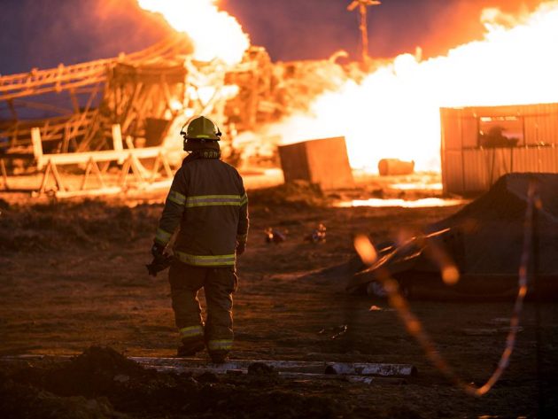 FOTOGALERIE. INCENDIUL  de la Moftin. De ce ”bubuie” sonda? Explicația autorităților
