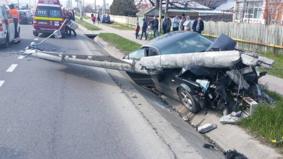 Accident grav în județ. Un bărbat a ajuns la spital