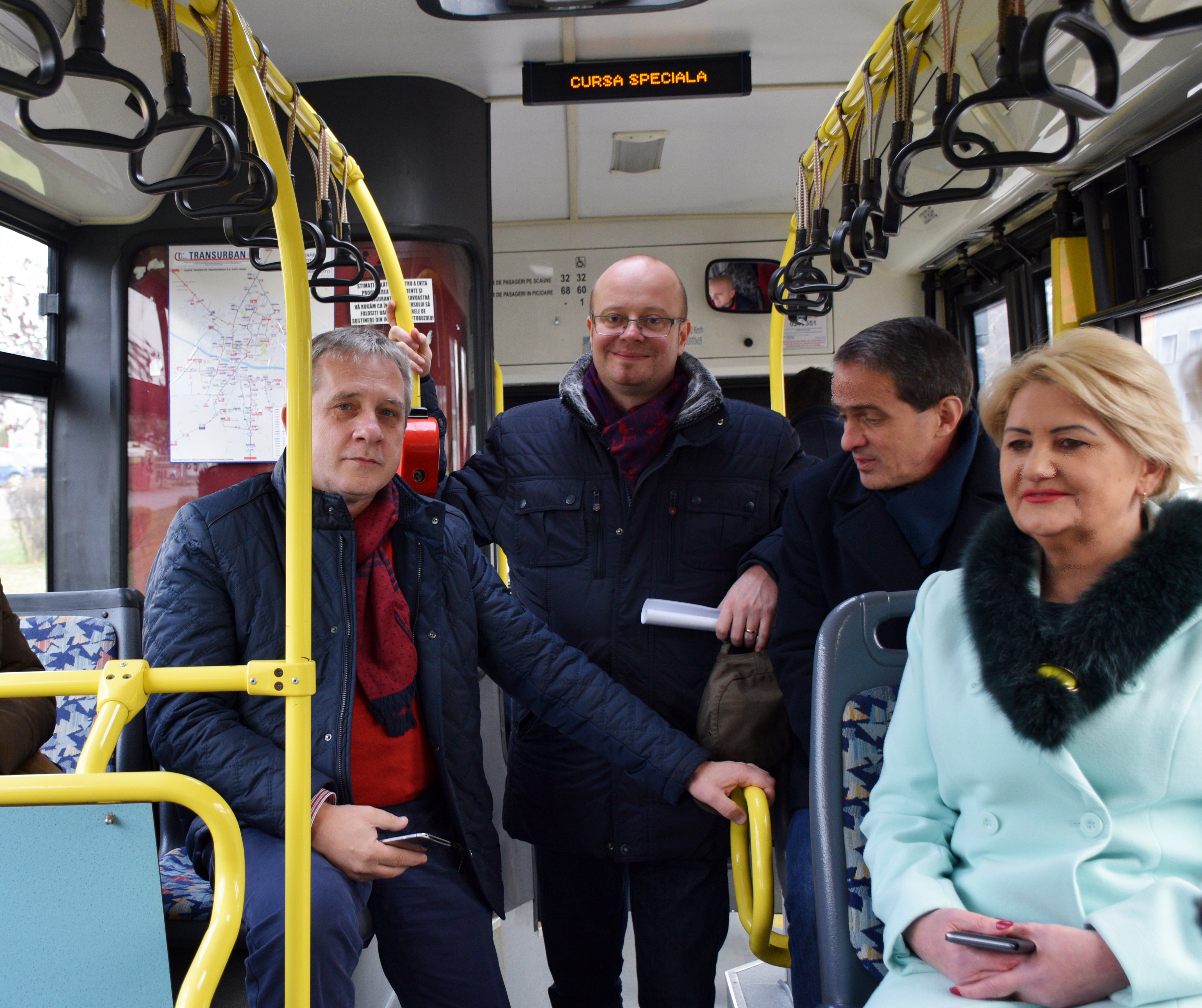 Obiective realizate, prezentate din autobuz. Conferință de presă maraton