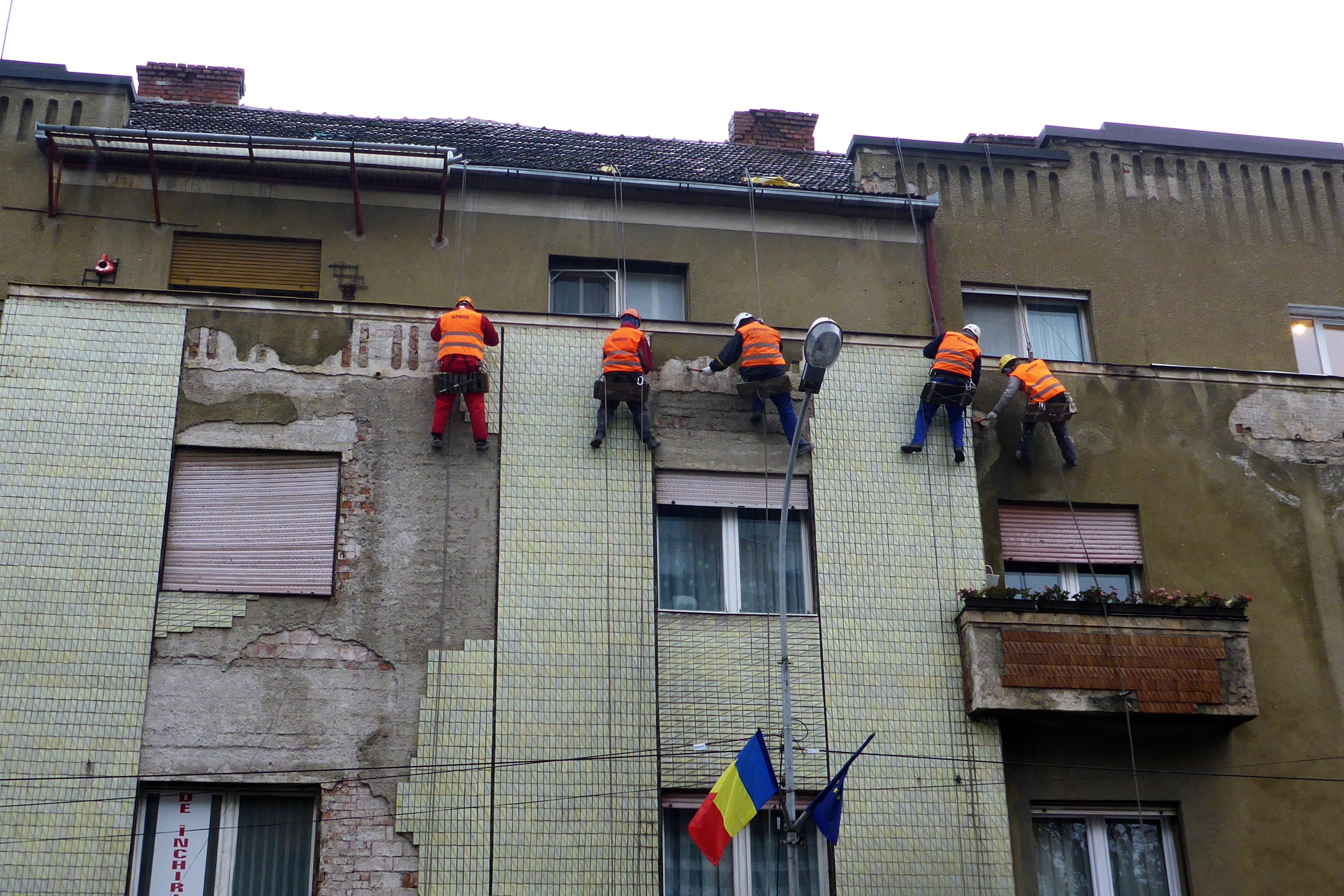 Intervenții de urgență la clădiri pentru protecția cetățenilor