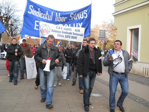 Electrolux stă pe un butoi cu pulbere. Acuzații de șantaj