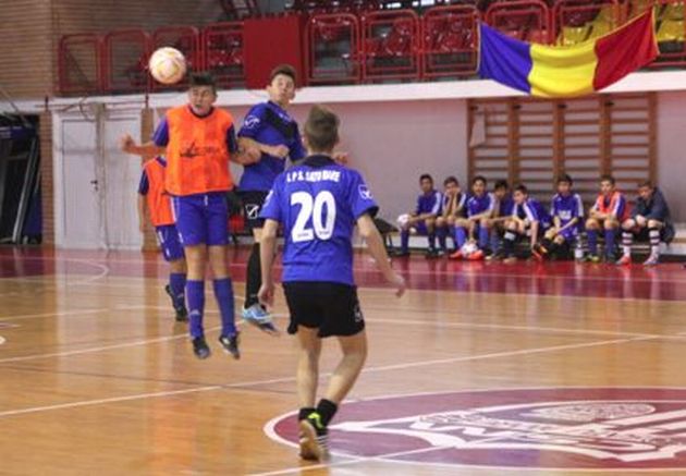 Cupa Moş Nicolae se joacă azi!