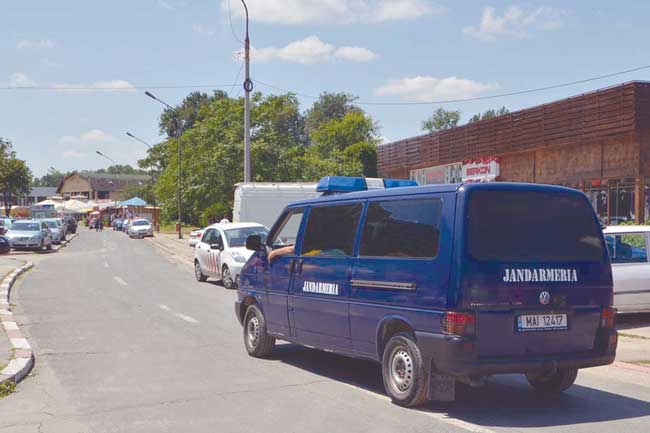 Produse contrafăcute descoperite de jandarmi la Satu Mare