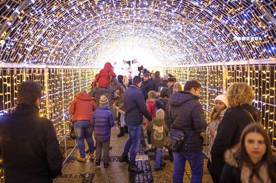 VIDEO/FOTO. Centrul Sătmarului arată feeric. S-a transformat înainte de Crăciun