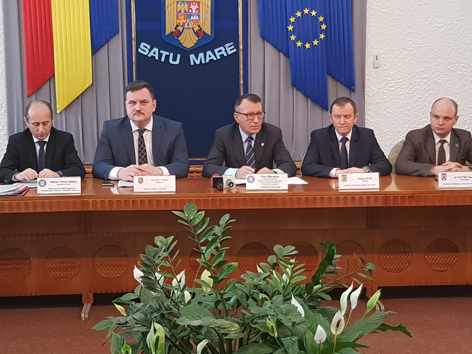 VIDEO/FOTO. Contracte de aproape 140 milioane lei, semnate azi la Satu Mare de vicepremierul Paul Stănescu