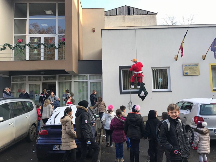 VIDEO/FOTO: FLAGRANT! Moș Nicolae, prins în acțiune la Satu Mare