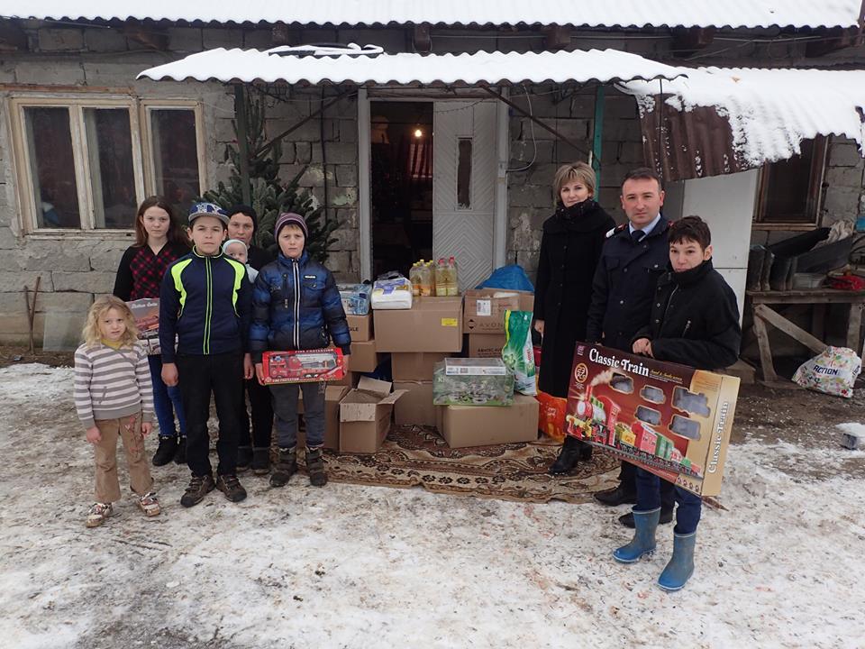 FOTOGALERIE. Eroi au fost, eroi sunt încă. Cinci orfani, ajutați de pompieri