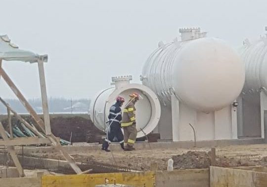 FOTOGALERIE. Pregătiri pentru stingerea incendiului de la Moftin. Autospeciale aduse din alte județe