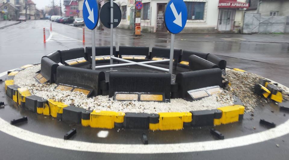 FOTO. Un tirist din Moldova a distrus sensul guratoriu de la Piața de Vechituri. A doua oară