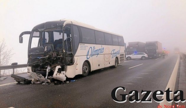 FOTOGALERIE. Accident cumplit. Șofer de autocar din Satu Mare, rănit grav accident în Germania