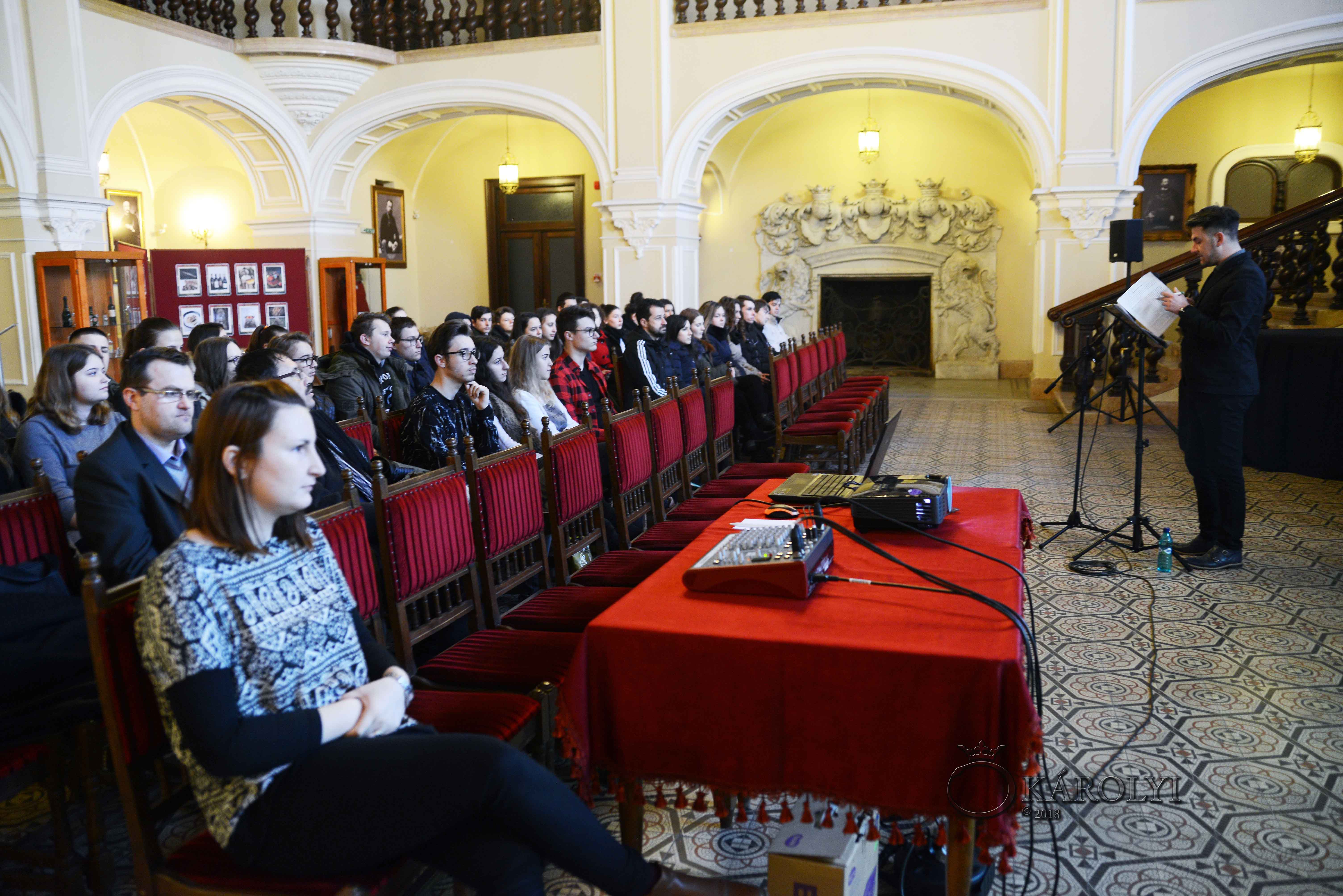 Prezentarea multimedia „159 de ani de la Unirea Principatelor Române - un pilon de bază în desăvârșirea Marii Uniri” la Castelul din Carei