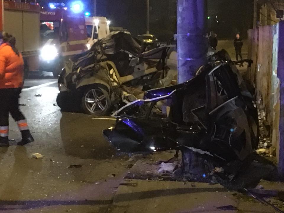 VIDEO/FOTO. TRAGEDIE. Un BMW de Satu Mare, implicat într-un accident mortal la Cluj. Un tânăr a decedat