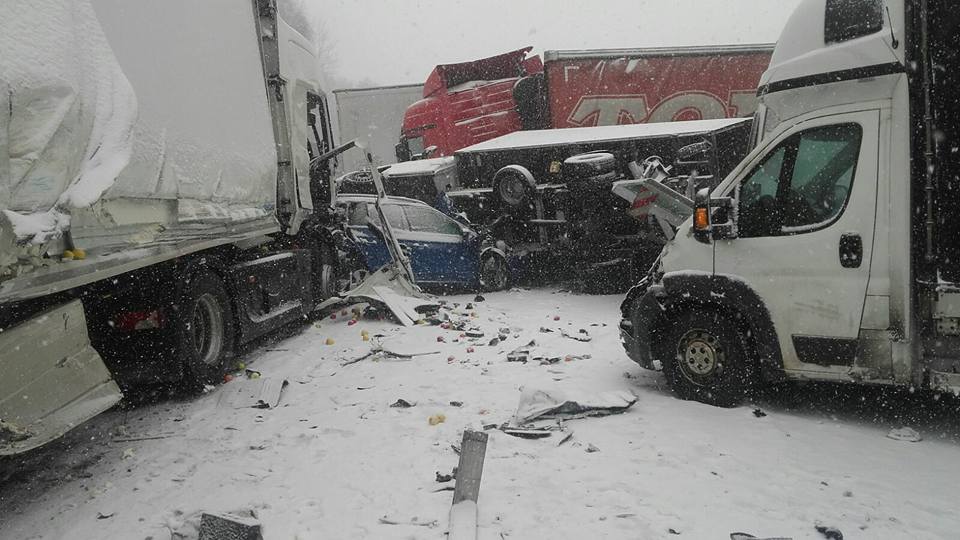 VIDEO/FOTO. Accident groaznic, în lanț. Sătmăreni prinși la mijloc