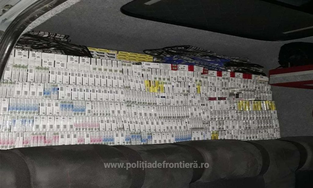 Captură impresionantă la Petea. Peste 11.000 pachete cu țigări de contrabandă