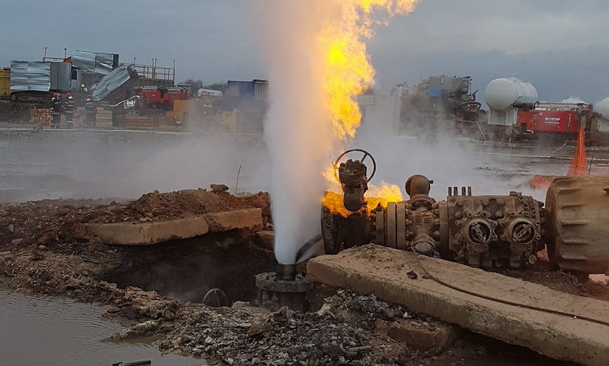 FOTO. Monstrul de foc de la Moftin, "decapitat"! Pompierii monitorizează zona pentru a evita pericolul de explozie!